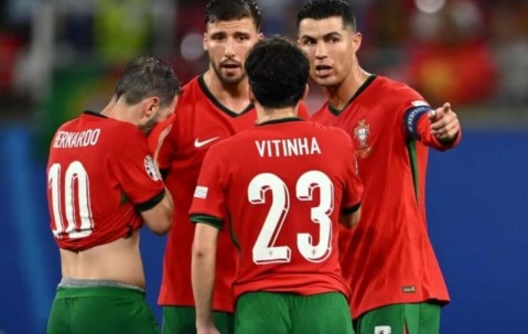 关于集结日荷甲焦点战，广东宏远主帅复盘，更衣室稳定，医务组通报恢复的信息-开云平台