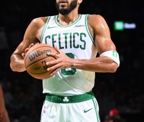 包含波士顿凯尔特人迎NBA季后赛关键赛，冲刺阶段更衣室发声，更衣室稳定，球队文化再被提及的词条-开云体育平台