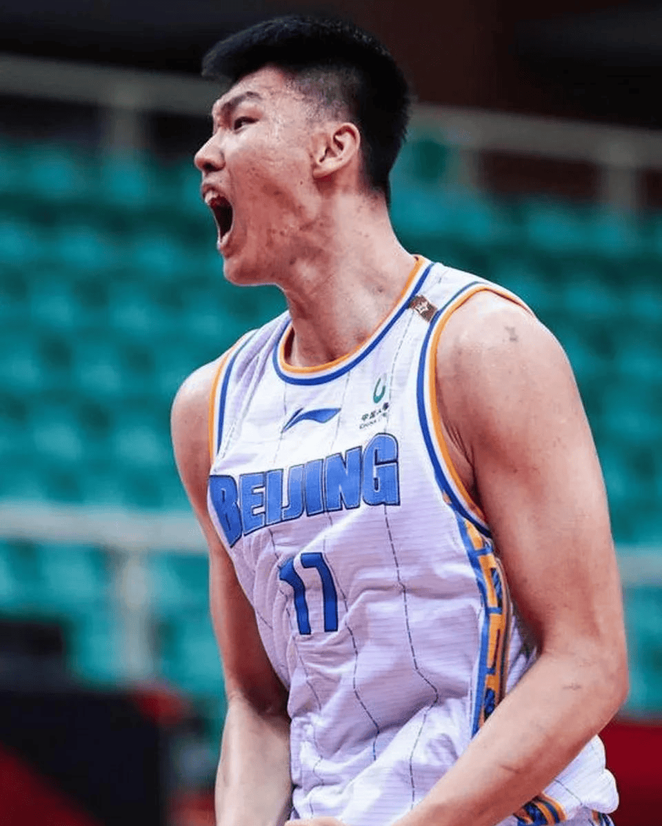 包含今夜北京首钢绝杀压哨——CBA常规赛节点到来，赛场秩序良好，球探报告显示潜力的词条