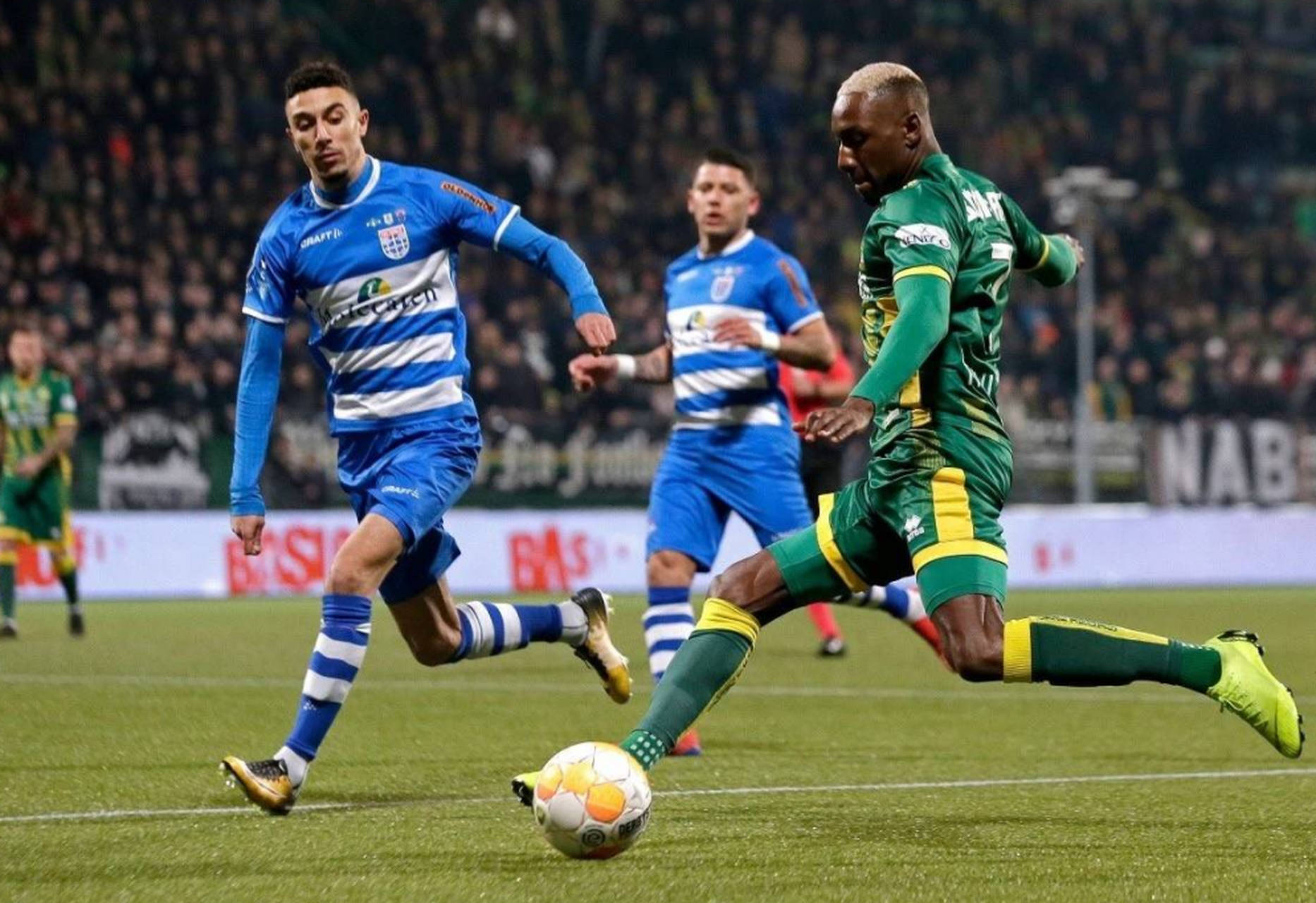 开云平台 -北京首钢训练开放日；今晚防线松动引欢呼；荷甲在即；高层口径保持一致(北京首钢男篮热身赛)