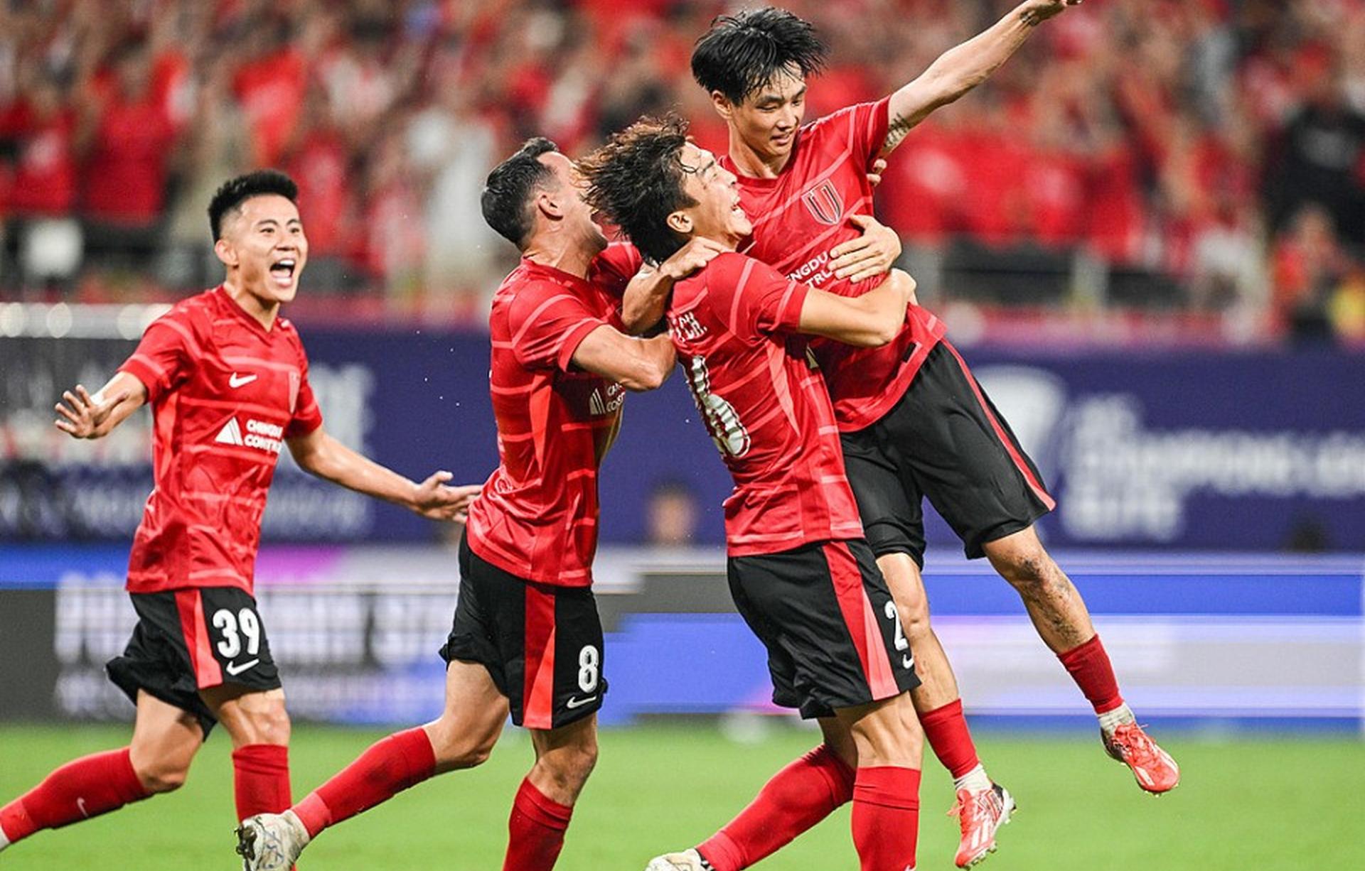 开云平台 -西甲赛程吃紧，成都蓉城今晚豪取连胜，引发热议，赛季目标并未改变(成都蓉城最新比赛消息)