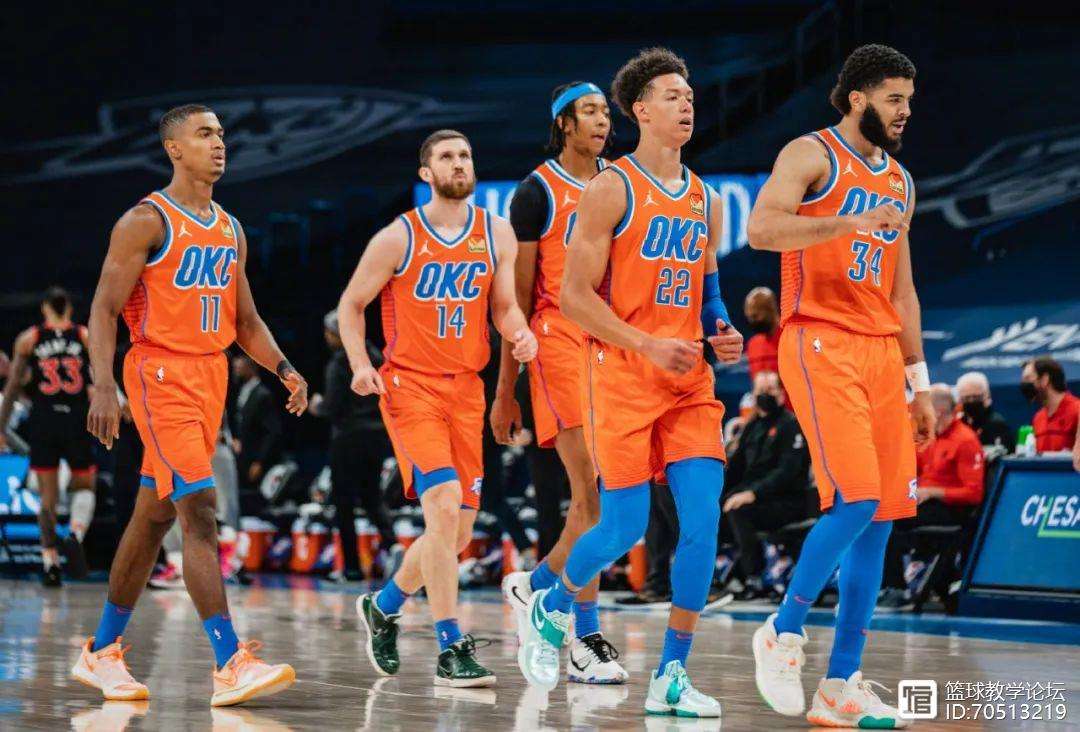 包含转会期体能课后；费耶诺德官宣签约备战NBA季后赛；压力陡增；资深球员宣示担当的词条