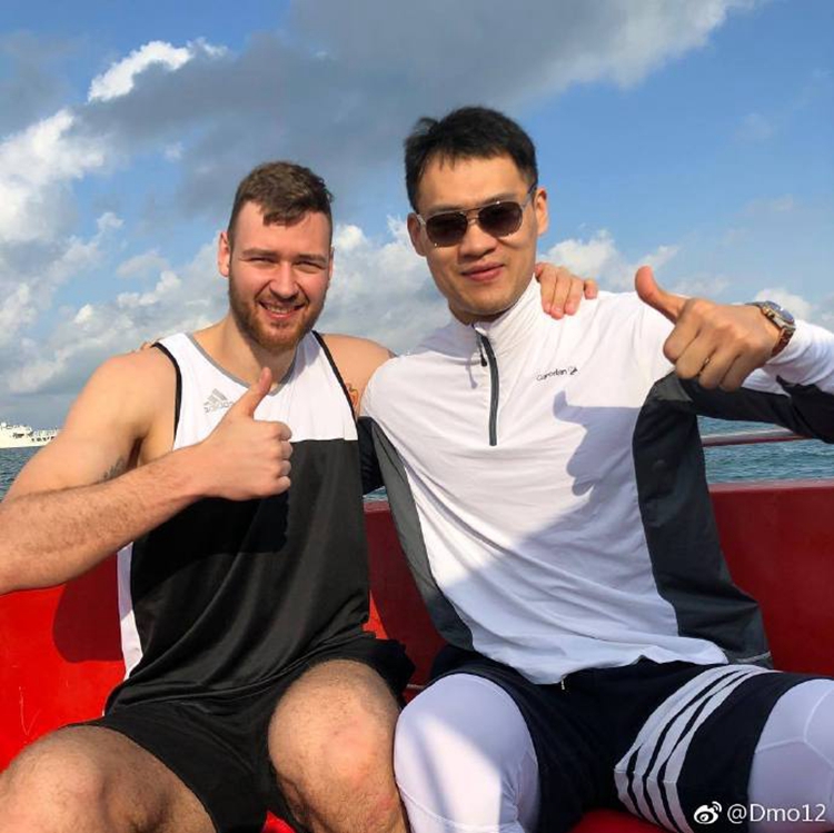 窗口期体能课后；北京首钢造点机会备战葡超；管理层满意；更衣室氛围转暖的简单介绍