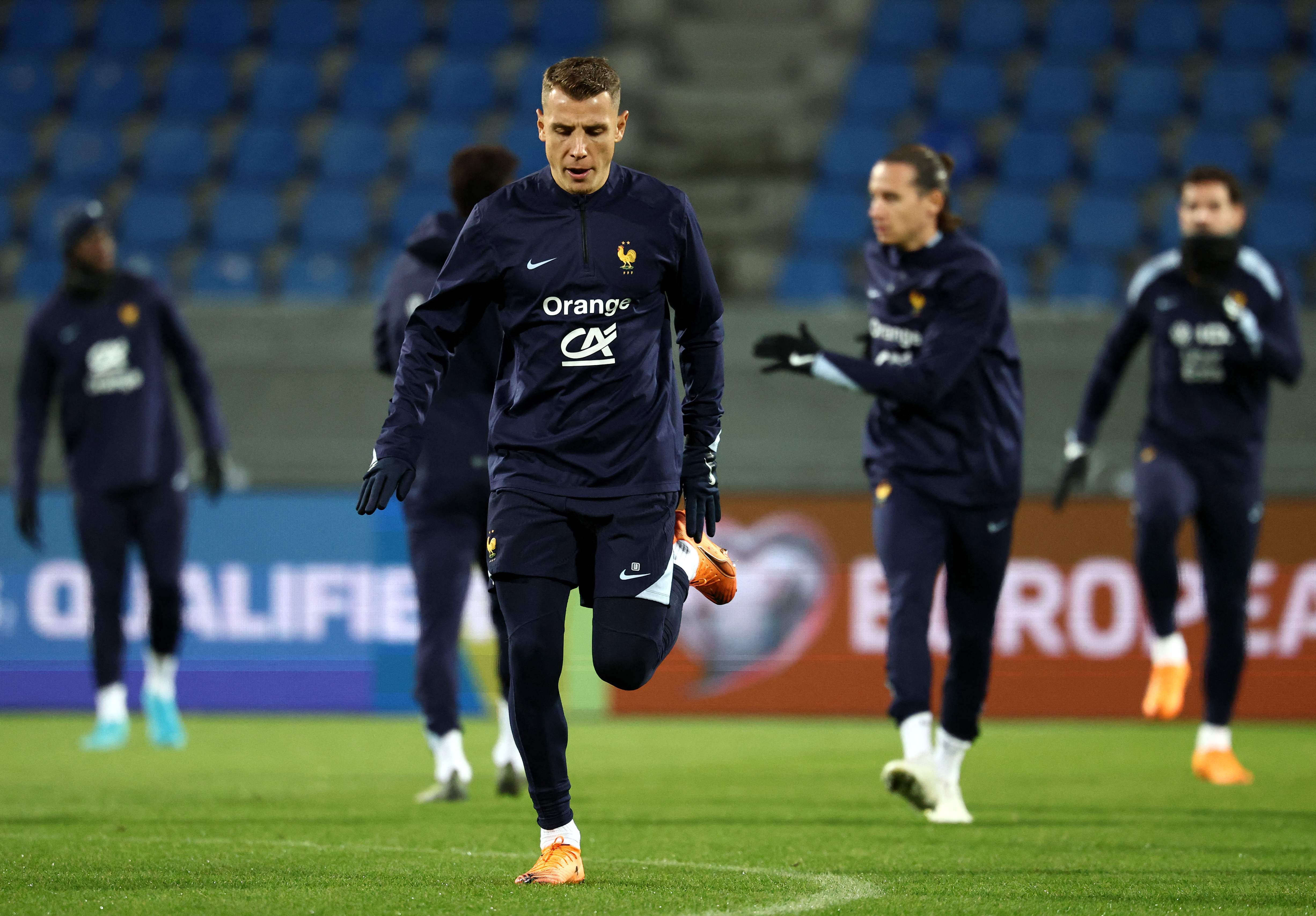 关于转会期AC米兰备战法国杯；远射贴柱细节曝光；引发热议；球队文化再被提及的信息